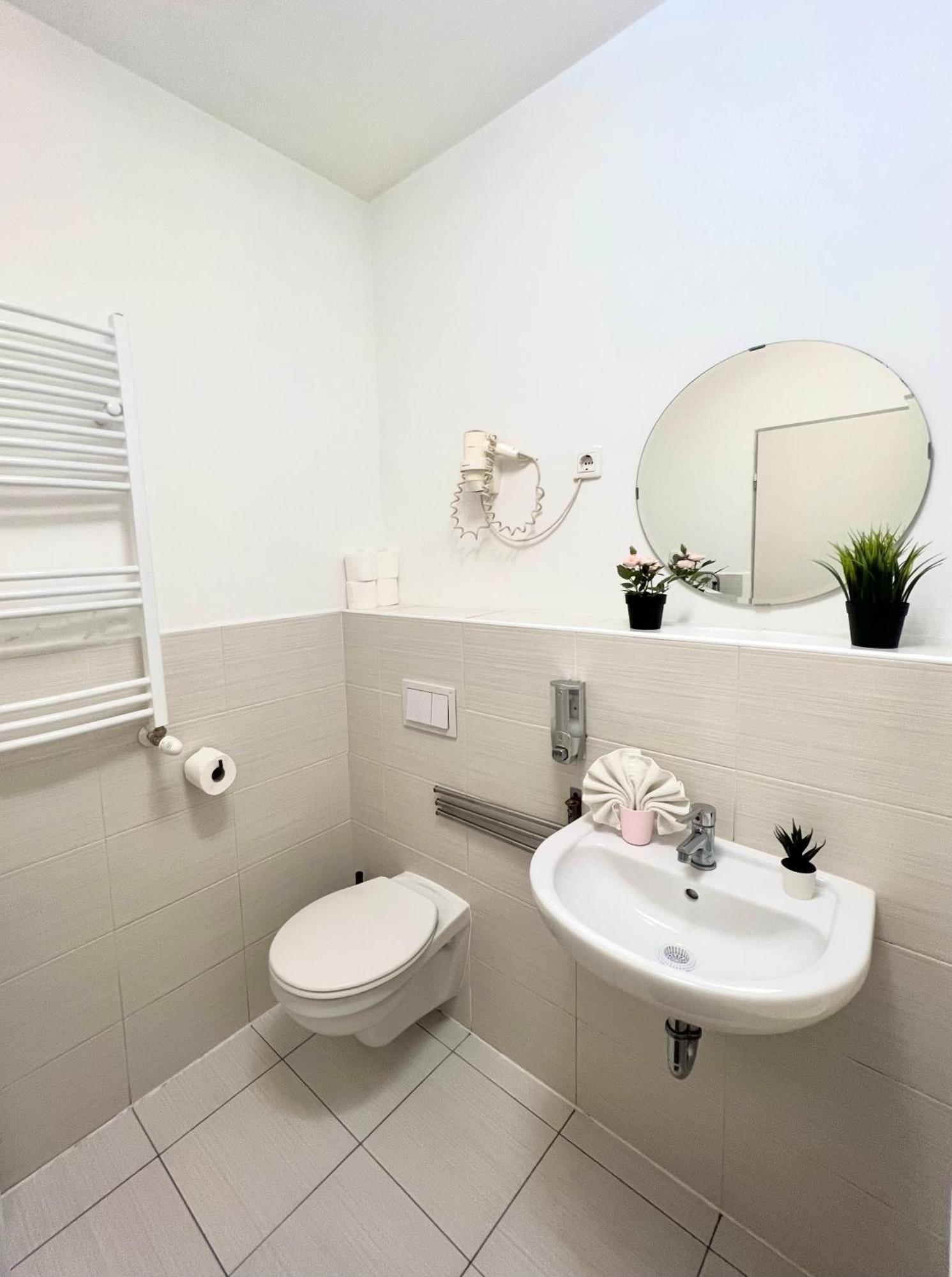 בודפשט Mono Residence With Free Parking מראה חיצוני תמונה